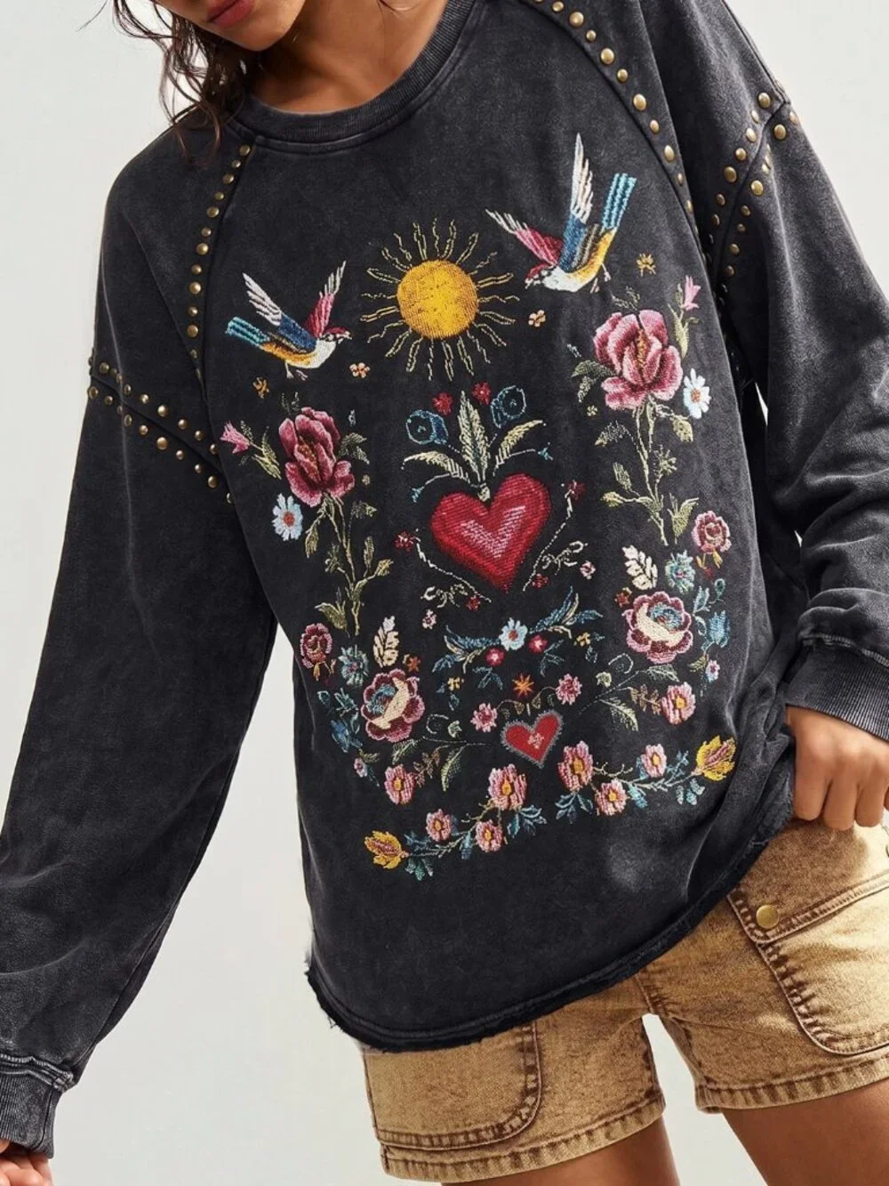 Black Casual Women's Graphic Print Stud-Embellished Washed T-Shirt